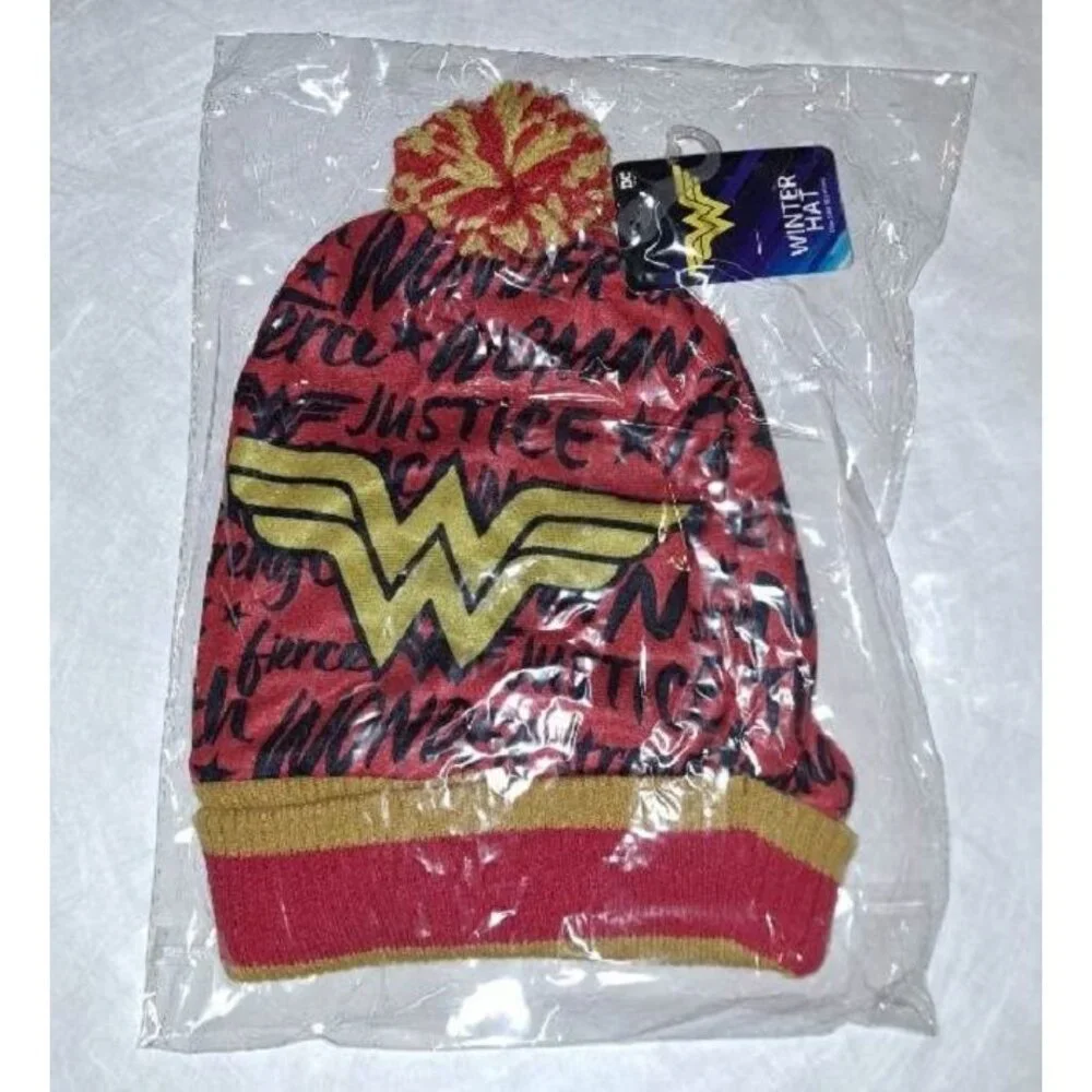 New Wonder Woman DC Comics Beanie Hat Adult Winter One Size NWT Superhero NIP - Picture 2 of 2